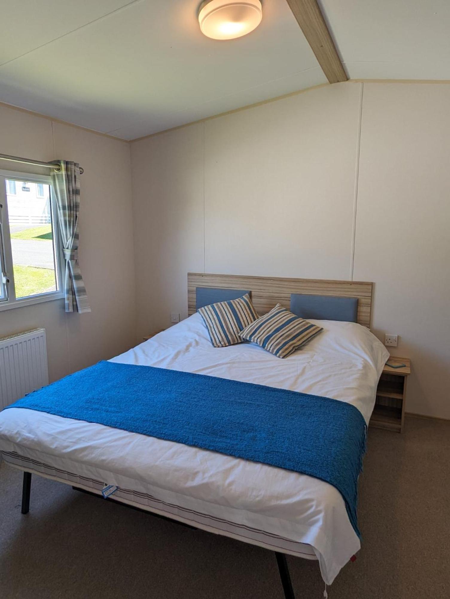 Lovely Bright Modern Caravan Swanage On Peaceful And Tranquil Holiday Park Esterno foto