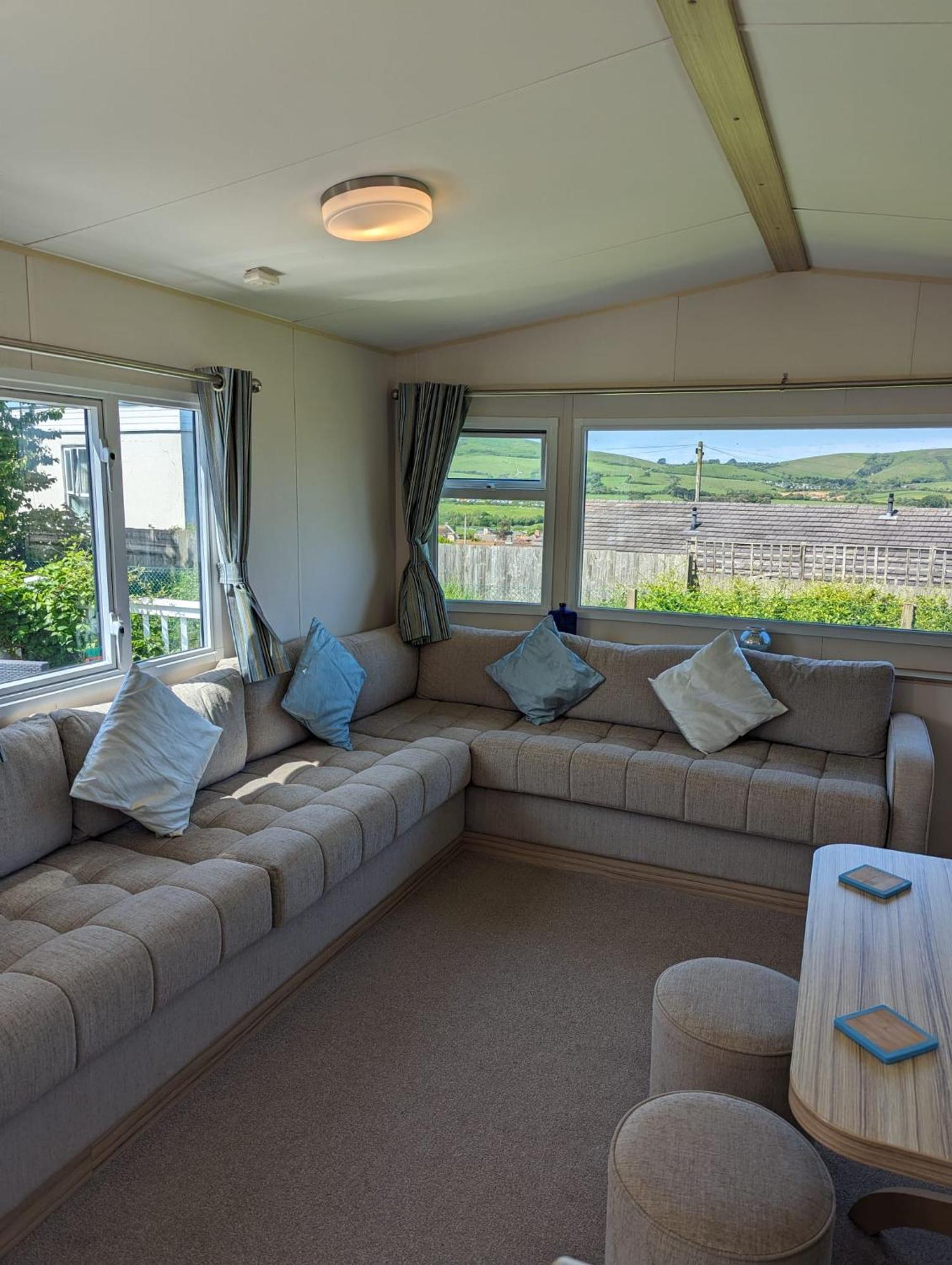 Lovely Bright Modern Caravan Swanage On Peaceful And Tranquil Holiday Park Esterno foto
